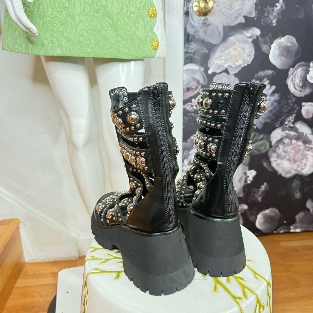 Jeffrey Campbell Black and Silver Gladiator Sandals/ size 8 - Picture 7 of 11